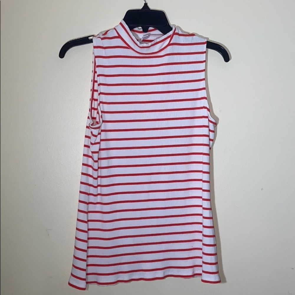 Red and white turtle neck